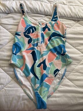 Old Navy women’s  One-Piece Swimsuit in Blue, Mint, Coral tropical size large